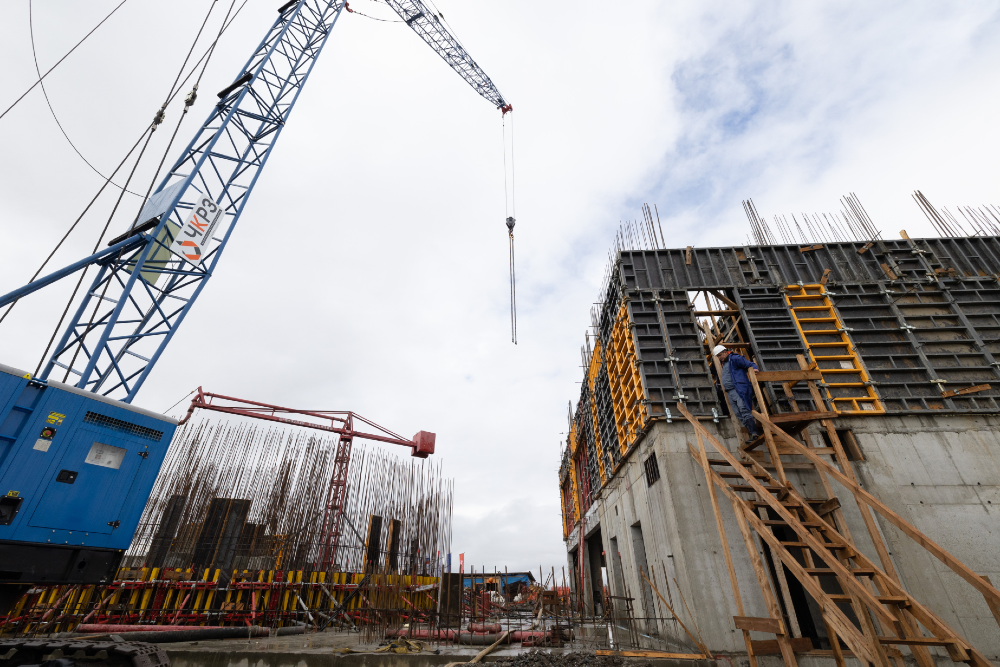 Работы по возведению КСТ 3 - солнечного телескопа-коронографа с трехметровым зеркалом - идут с опережением графика.