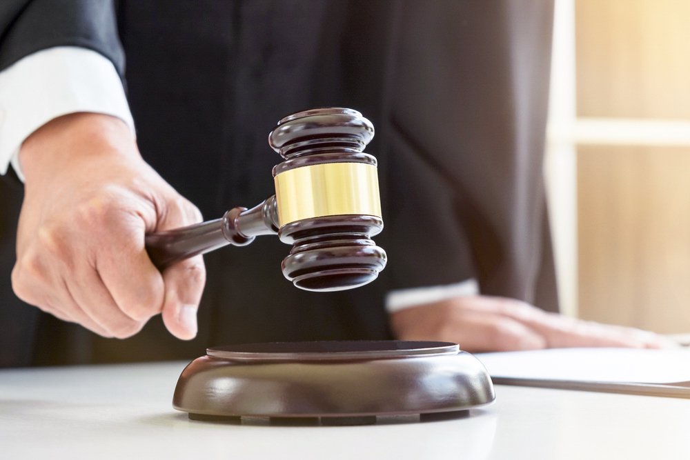 КС подчеркнул: основная конституционная обязанность государства - предоставление мер поддержки гражданам.