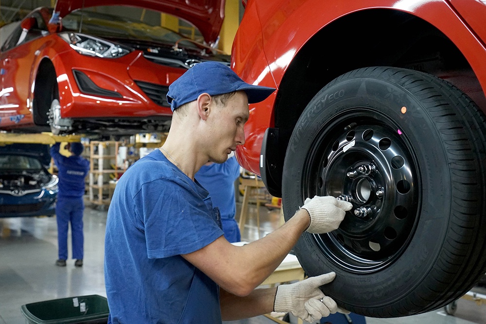 До лета должны быть запущены все оставленные иностранными компаниями автозаводы.