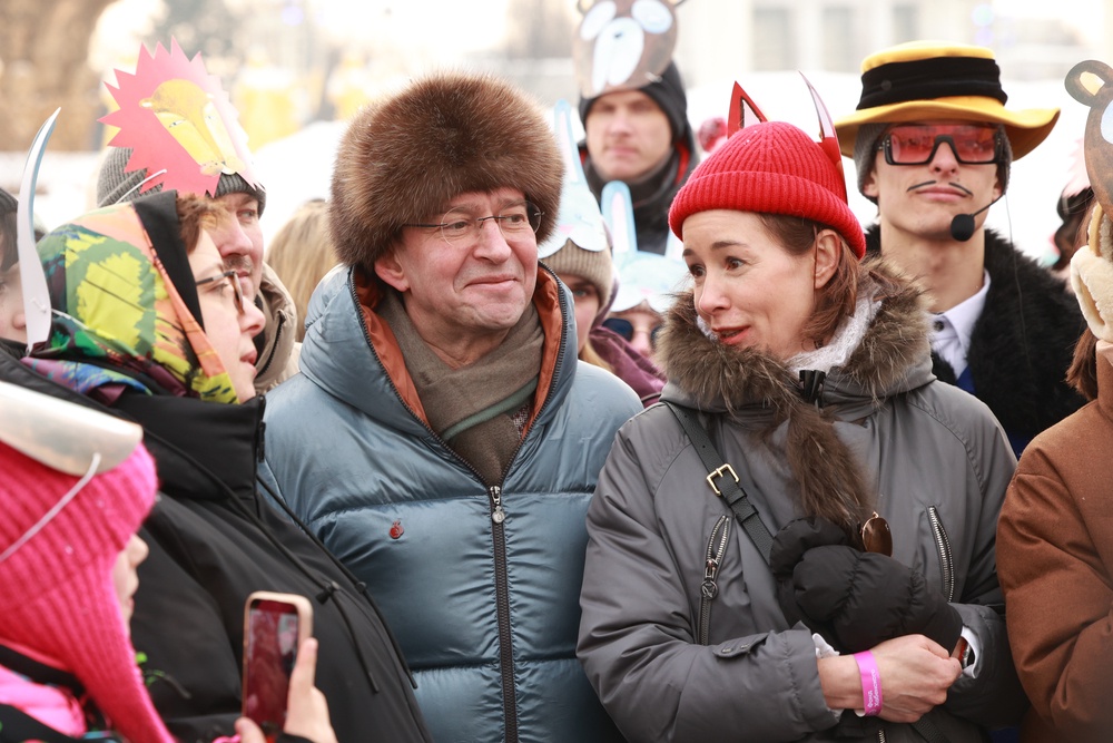 Директор фонда помощи хосписам "Вера" Нюта Федермессер, актер Константин Хабенский и актриса Ольга Сутулова.