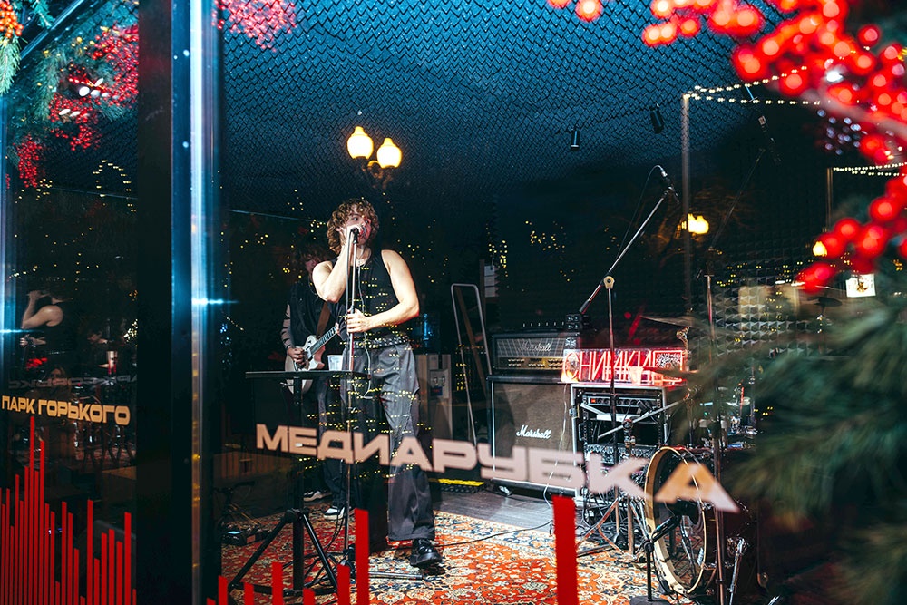 Для начинающих музыкантов выступить в "Медиарубке" парка Горького - мечта. Они точно знают: после такого тебя точно заметят.