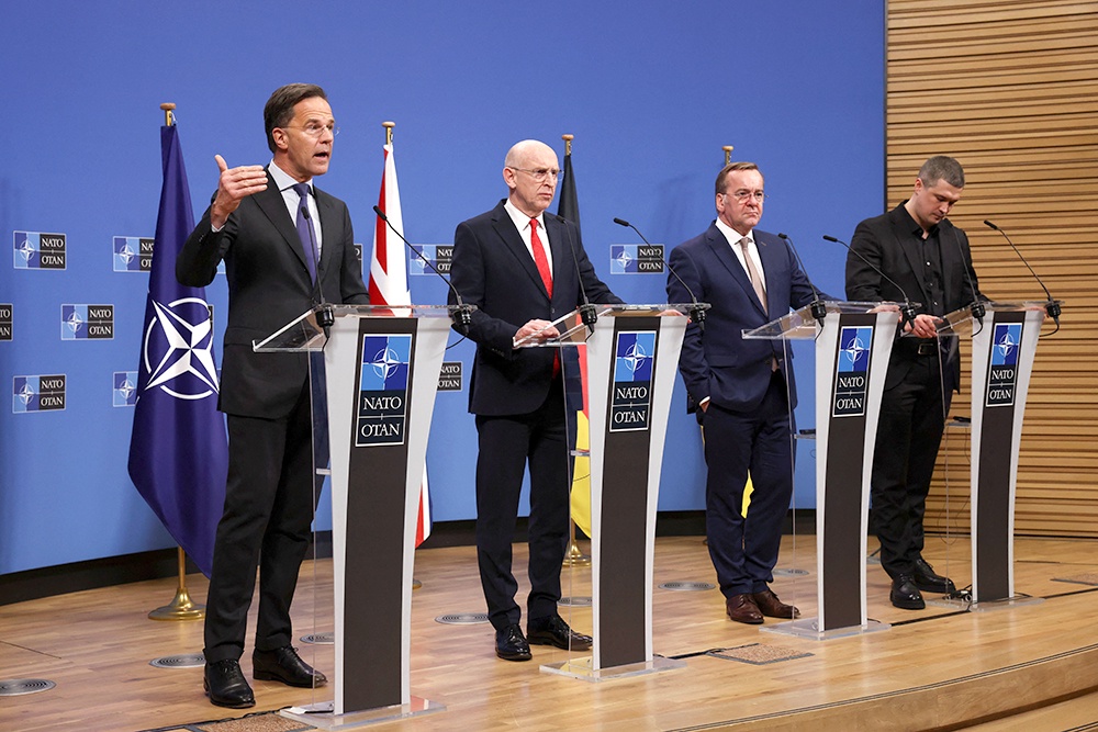 Деньги и оружие: В Брюсселе завершилась встреча по Украине в формате "Рамштайн"