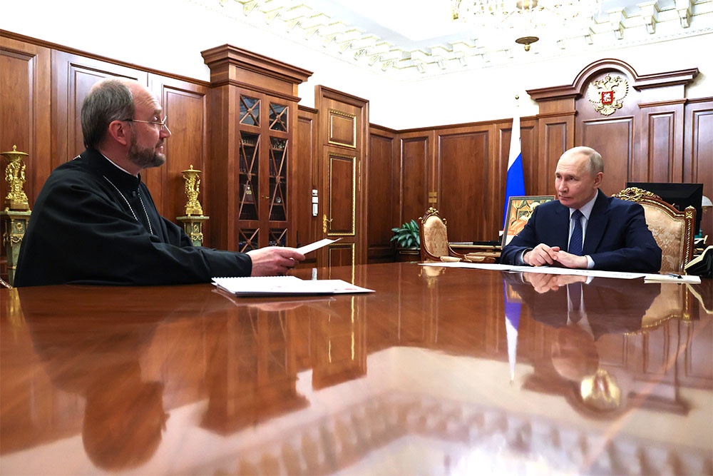 Глава "Круга добра" Александр Ткаченко рассказал президенту РФ Владимиру Путину о проектах фонда.