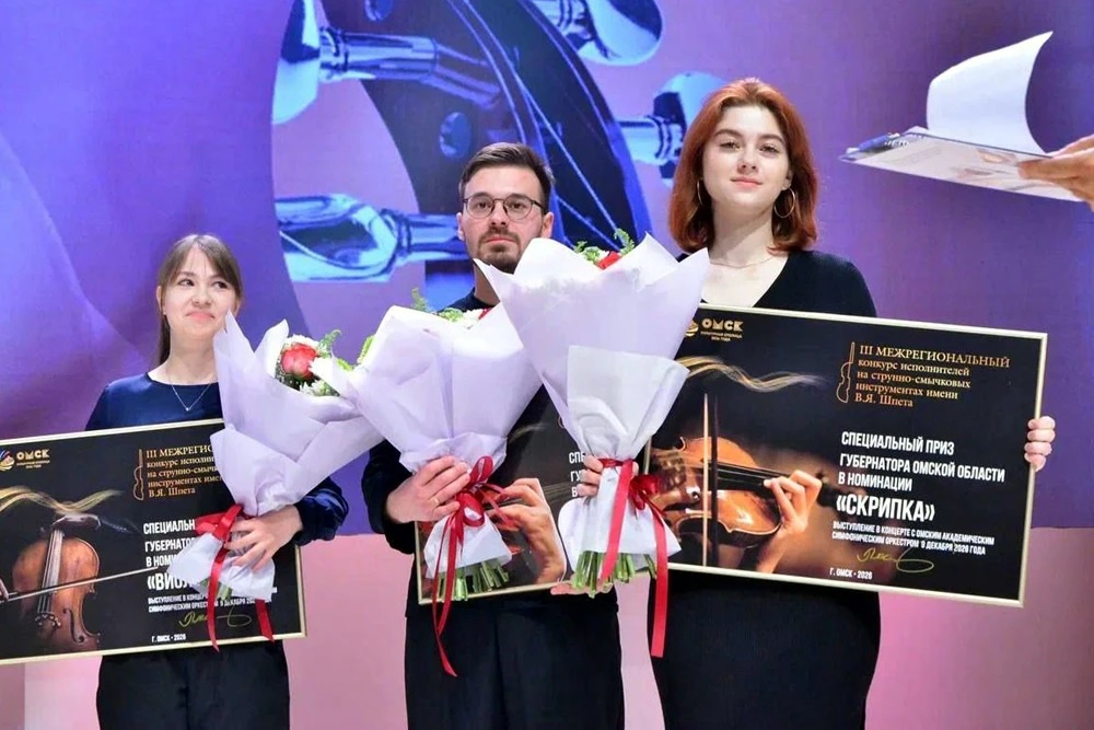 فاز عازف كمان أرمني بالجائزة الكبرى للمسابقة الأقاليمية في أومسك