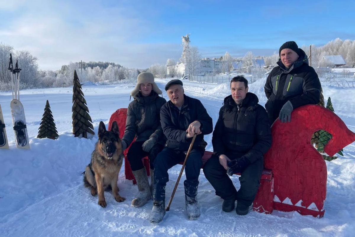 Красный конь обосновался на Оренженском озере. Красный конь обосновался на Оренженском озере.