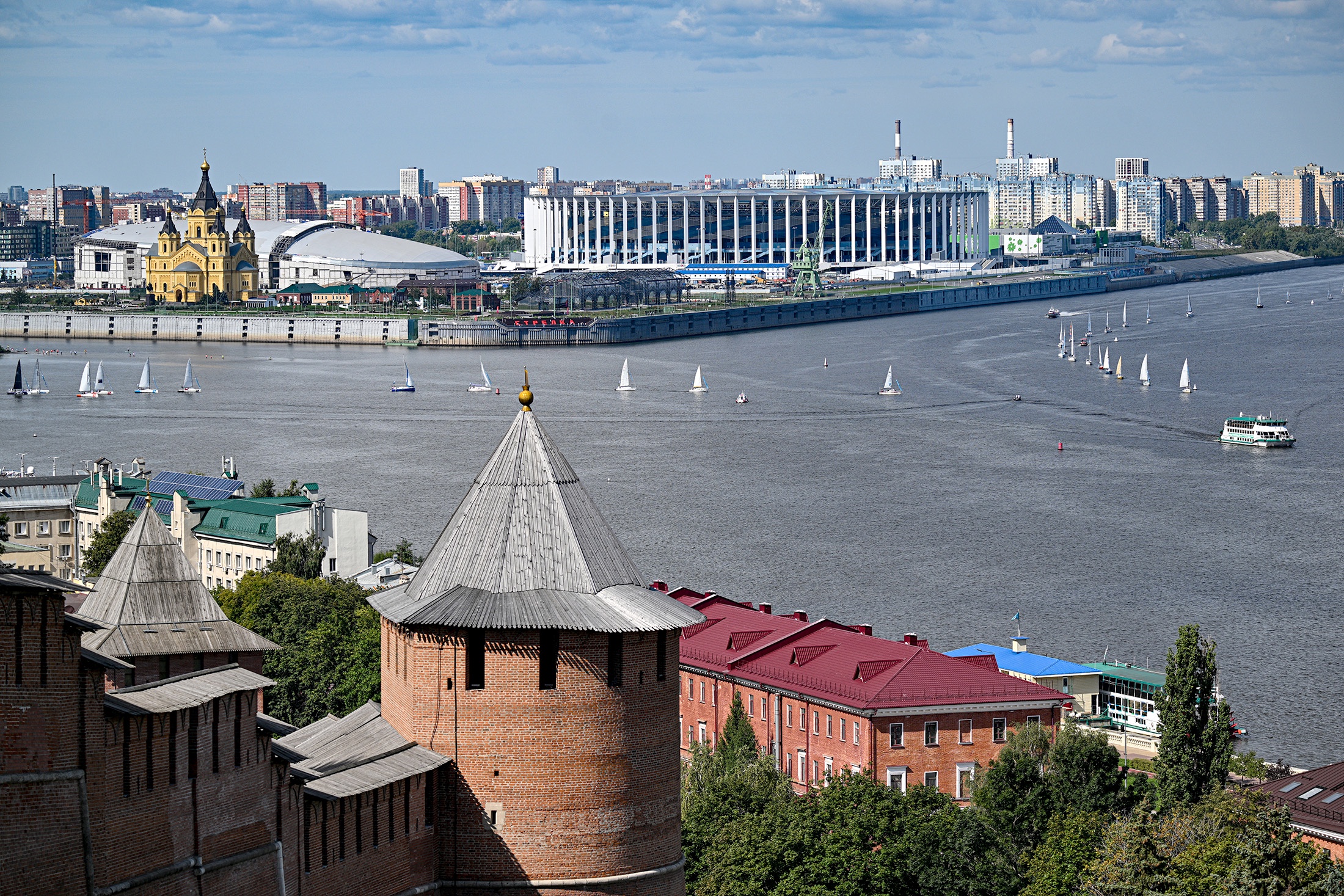 Нижегородский кремль, река Волга, стадион Нижний Новгород, Кафедральный собор во имя Святого Благоверного Князя Александра Невского.