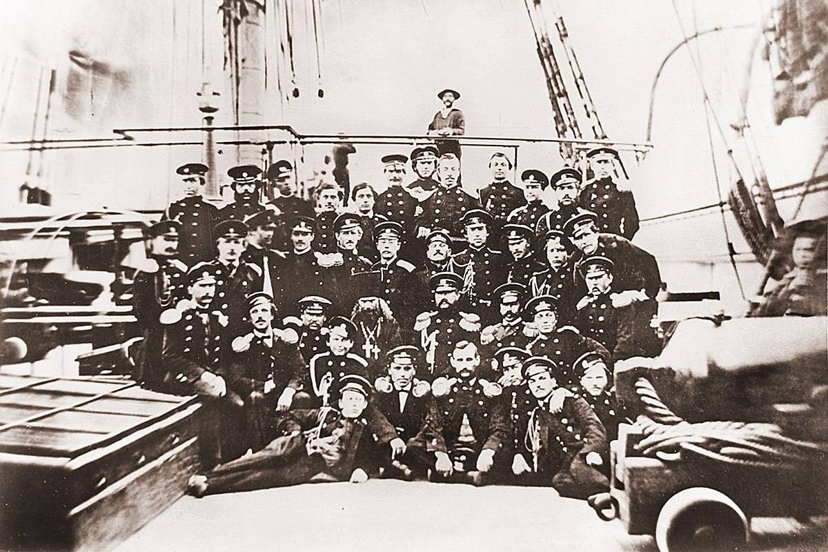 Групповая фотография офицеров фрегата "Пересвет" в Бостоне (1863 год), в числе которых был и Эстландер. Идентифицировать его на фото пока не удалось. Групповая фотография офицеров фрегата "Пересвет" в Бостоне (1863 год), в числе которых был и Эстландер. Идентифицировать его на фото пока не удалось.