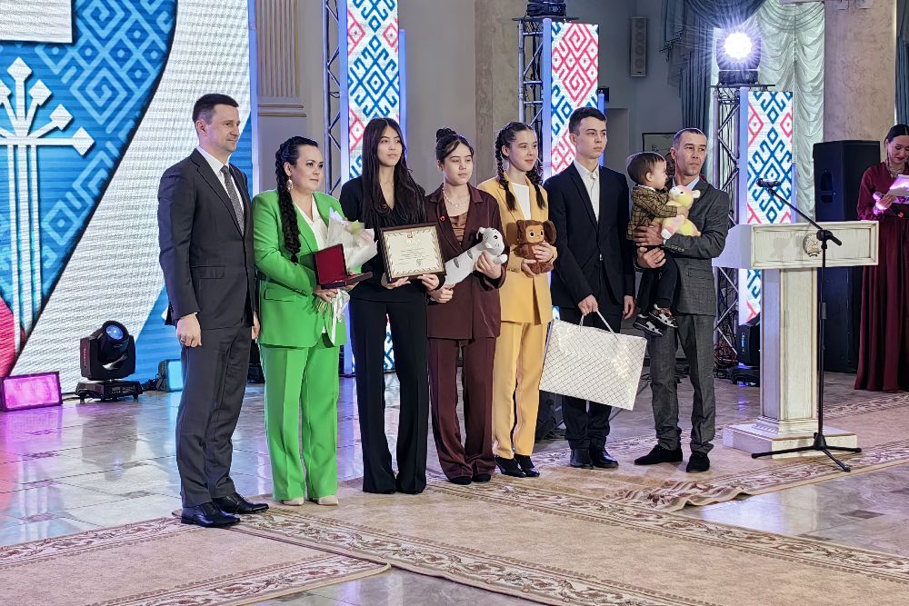Многодетная семья Курманаевых из Давлеканово - постоянный призер республиканских конкурсов Многодетная семья Курманаевых из Давлеканово - постоянный призер республиканских конкурсов