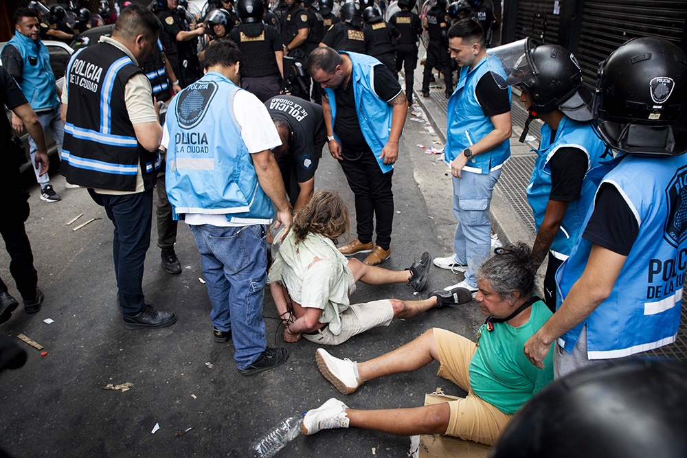 В Аргентине объявили о тотальной забастовке против трудовой реформы Милея