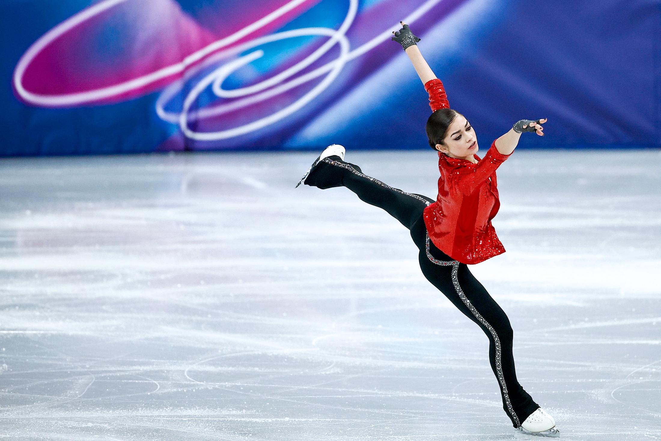 "Аделия Петросян блистает в Милане". Оценка Международного союза конькобежцев (ИСУ).