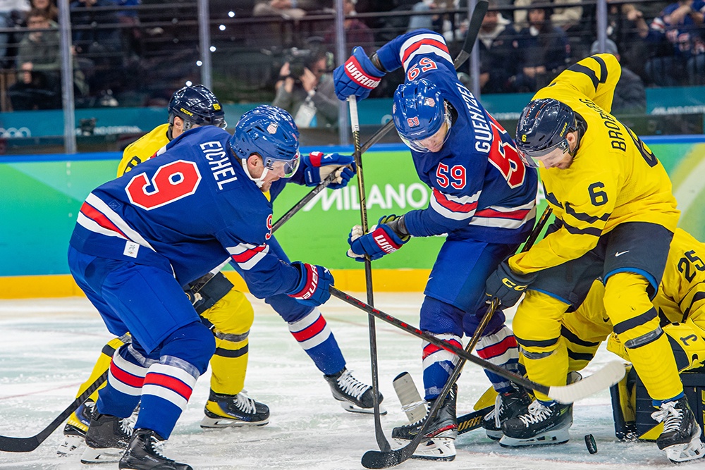 В четвертьфинале олимпийского турнира шведы и американцы рубились, не щадя ни себя, ни соперника.