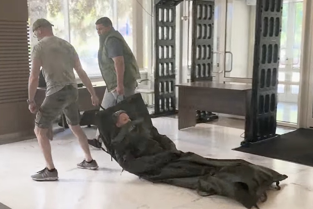 Уникальность носилок "Ковчег" в том, что они могут применяться как на суше, так и на воде. 