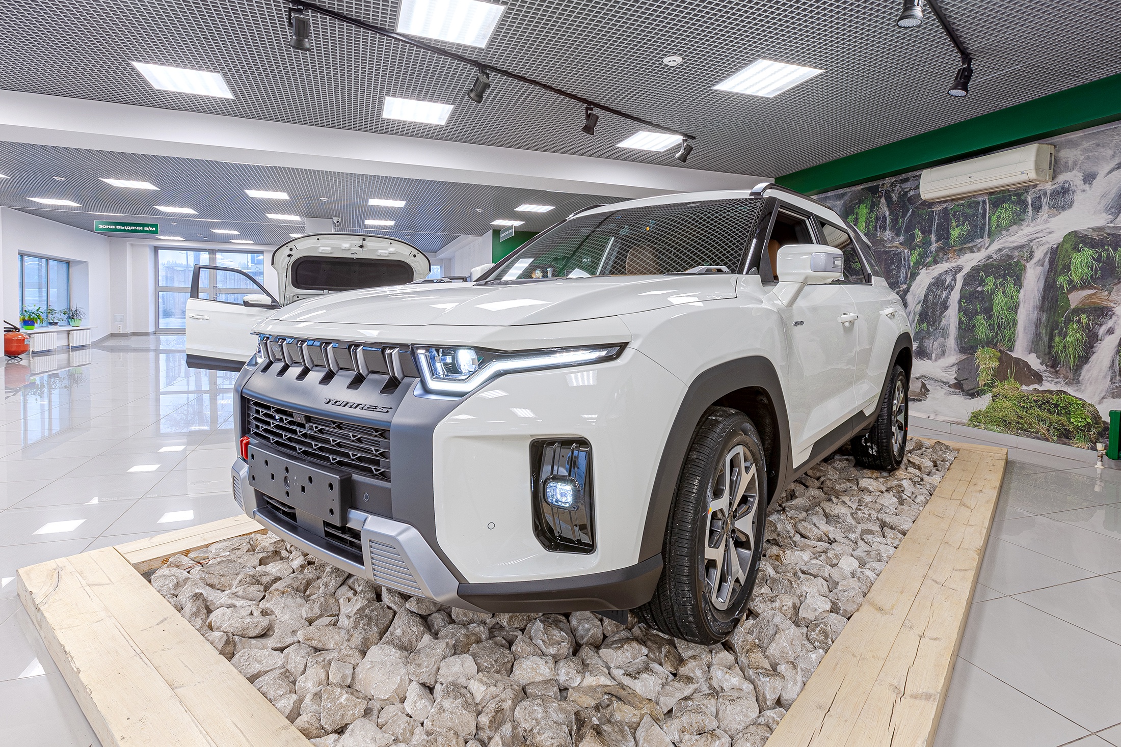 Кроссовер южнокорейской марки KGM. Кроссовер южнокорейской марки KGM.