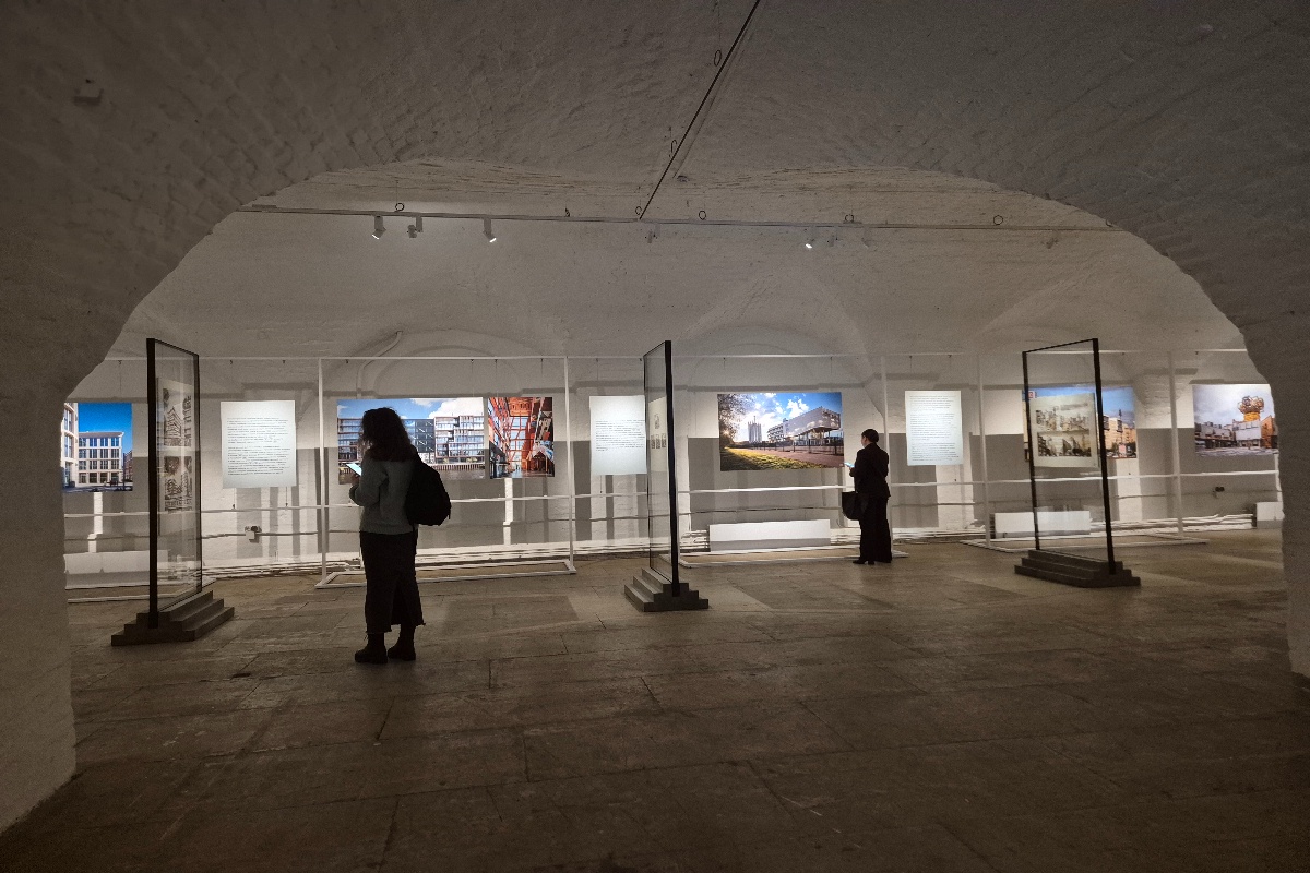 Свод Аптекарского приказа намеренно не стали занимать работами архитектора, чтобы отдать должное древнерусской архитектуре.