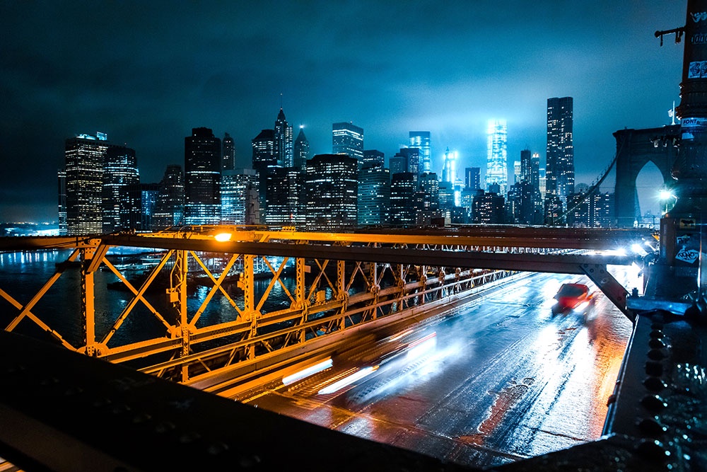 Богачи превратили улицы Нью-Йорка в трассы для гонок, как в фильме "Форсаж". И штрафов не боятся.