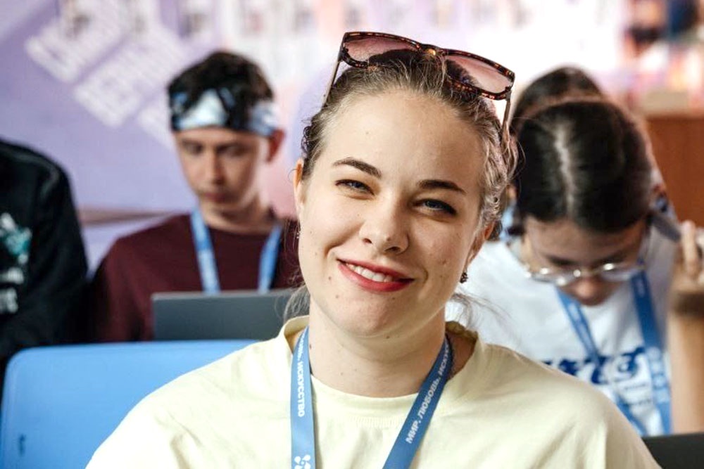 Анна Крам: В арт-школе нас погружали в творческую жизнь.