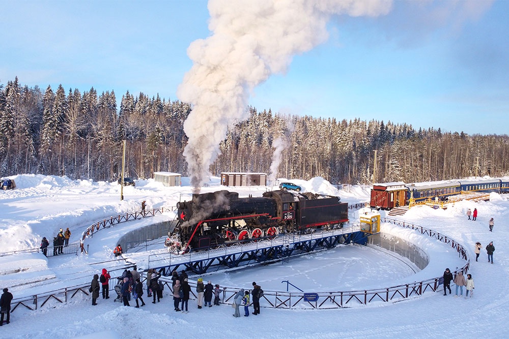 Помимо автобусного, пользуется популярностью и железнодорожный туризм - предложено разработать концепцию по его развитию. Помимо автобусного, пользуется популярностью и железнодорожный туризм - предложено разработать концепцию по его развитию.