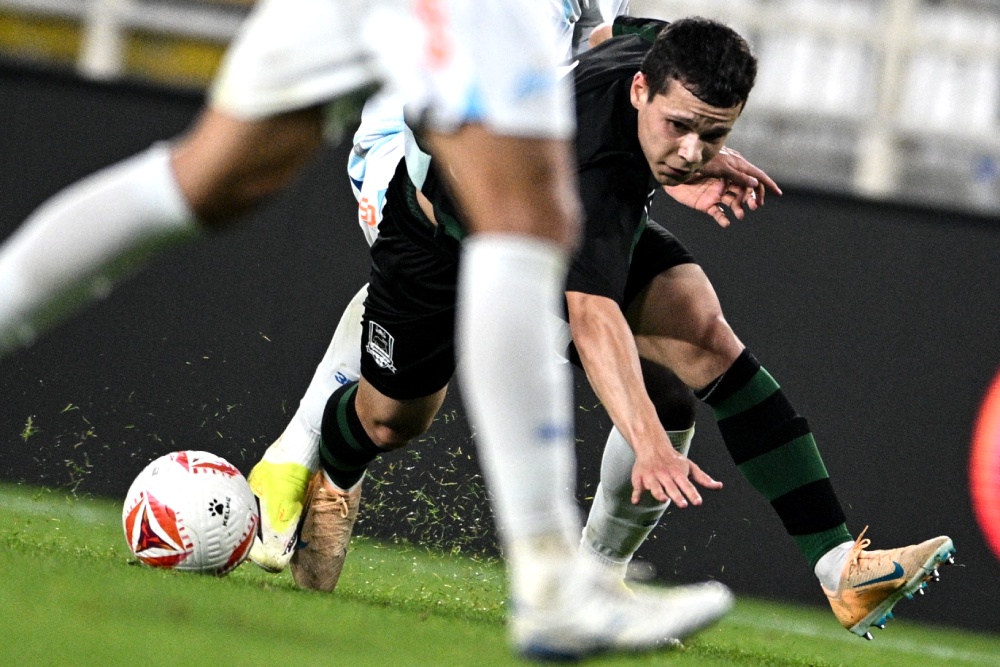 Предсказать что-то в российском и белорусском чемпионатах крайне сложно.