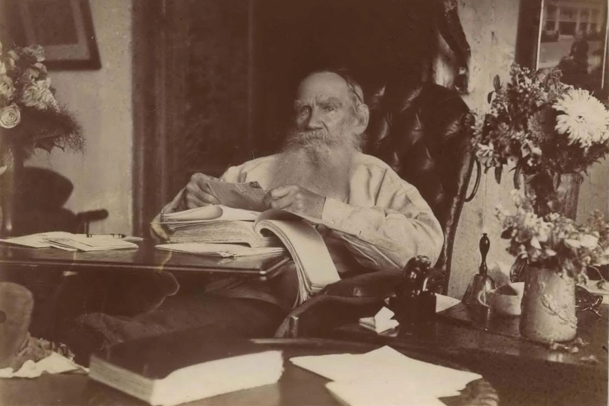 Л. Н. Толстой в день своего 80-летия. 28 августа 1908 года.