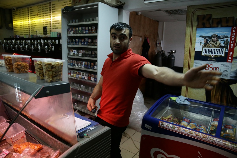 Требования к заведениям, торгующим алкоголем в жилых домах, постоянно ужесточаются.