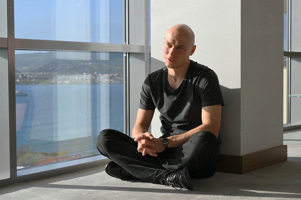 Для Юры Борисова Гамлет станет самой крупной театральной ролью за десять лет. Для Юры Борисова Гамлет станет самой крупной театральной ролью за десять лет.