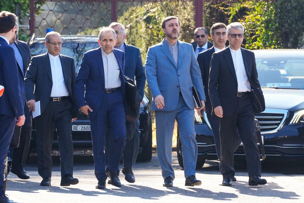 Иранская делегация на переговорах с США в Женеве, Швейцария, 26 февраля 2026 года. Иранская делегация на переговорах с США в Женеве, Швейцария, 26 февраля 2026 года.