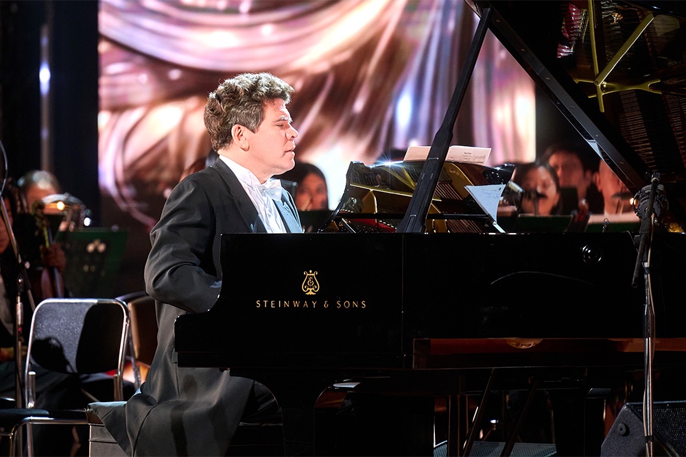 В программе фестиваля - концерт народного артиста России Дениса Мацуева "От классики до джаза".