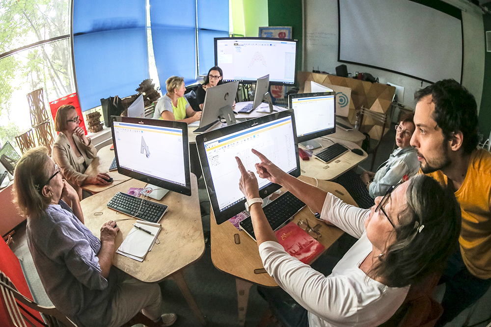 В "Московском долголетии" давно обучают участников использованию современных технологий. 