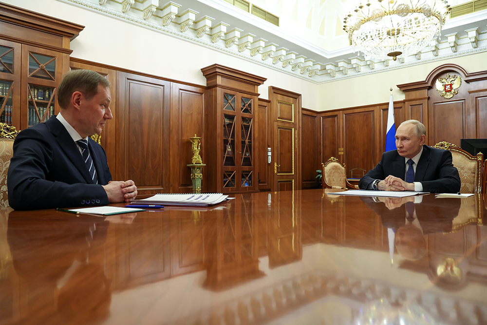 Владимир Путин поручил главе казначейства Роману Артюхину следить за ценами в гособоронзаказе.