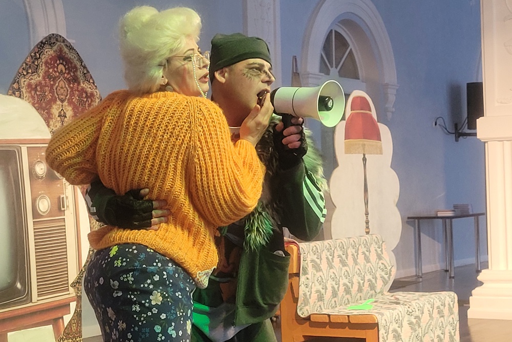 Волк и Лиса - олицетворение современных аферистов, с которыми надо держать ухо востро.