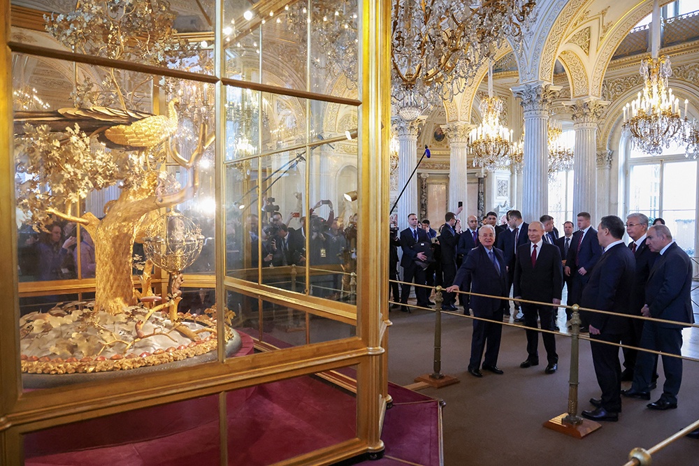 Михаил Пиотровский: Президент привел гостей, они провели в Эрмитаже весь день.