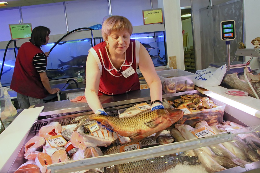 Рыбы в магазинах региона много, самой разной, но резко подскочившая цена сделала этот продукт "праздничным" блюдом.