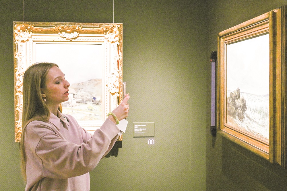 Впервые в залах НГХМ внедрили систему кадрирующего освещения, благодаря которой полотна становятся доступнее для восприятия