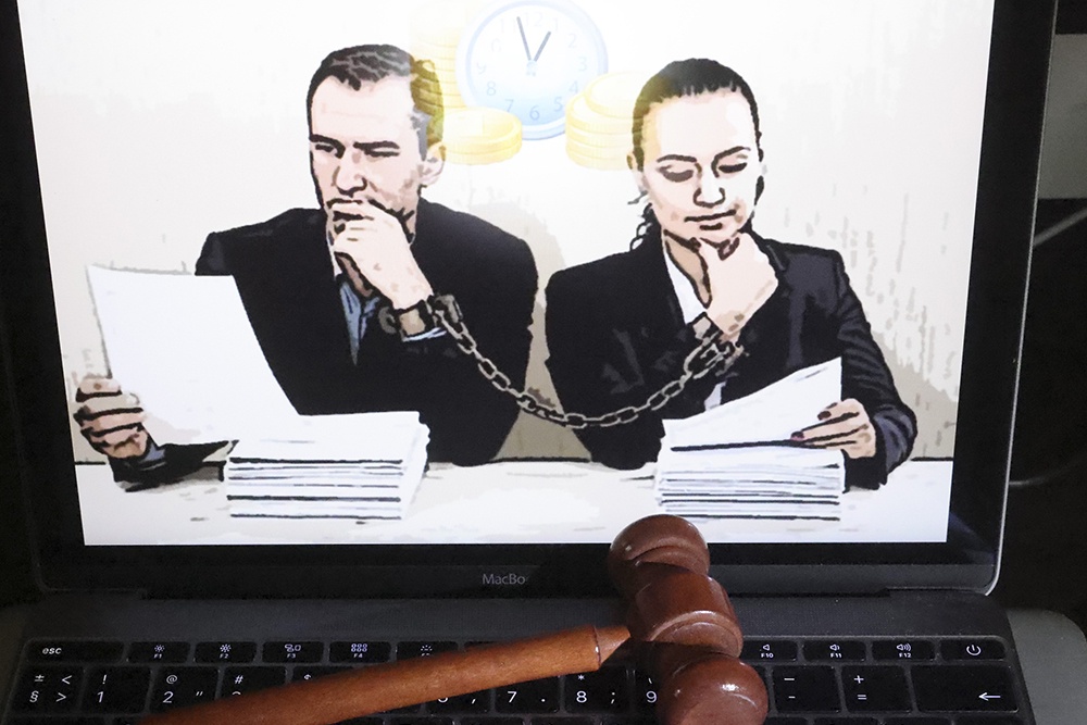 Узы брака крепки. Разорвать их непросто. Даже если брак фиктивен.