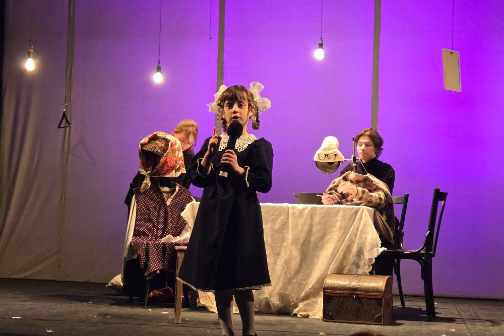 Фестиваль собрал на одной сцене актеров разных поколений. Фестиваль собрал на одной сцене актеров разных поколений.