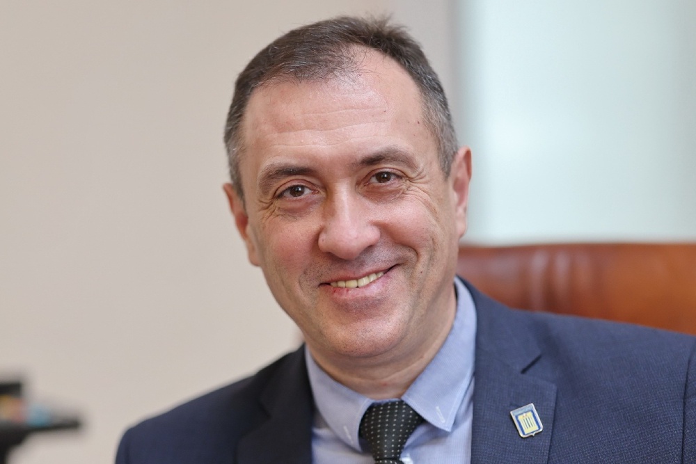 Михаил Лустенков: Рынок перенасыщен "чистыми" программистами, а любая техническая специальность гарантирует трудоустройство. 