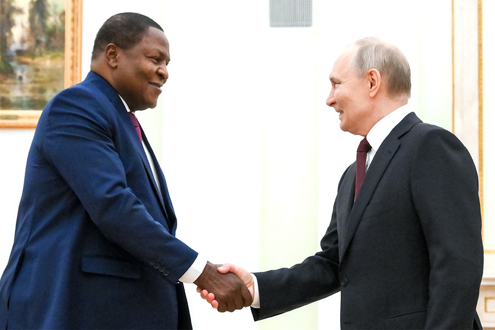 Владимир Путин поблагодарил президента ЦАР за популяризацию русского языка.