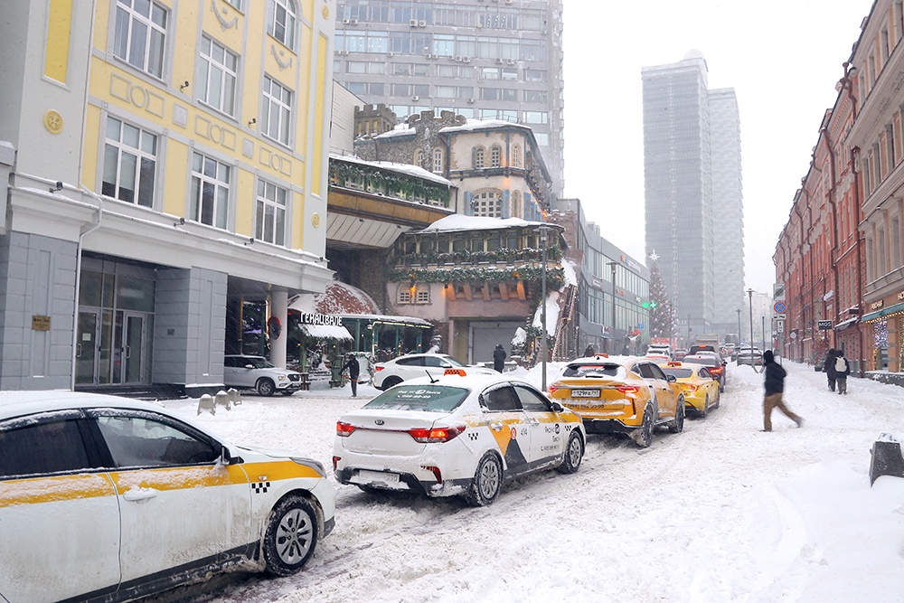 Самозанятым необязательно перекрашивать личные машины "под шашечки", уверены авторы проекта.