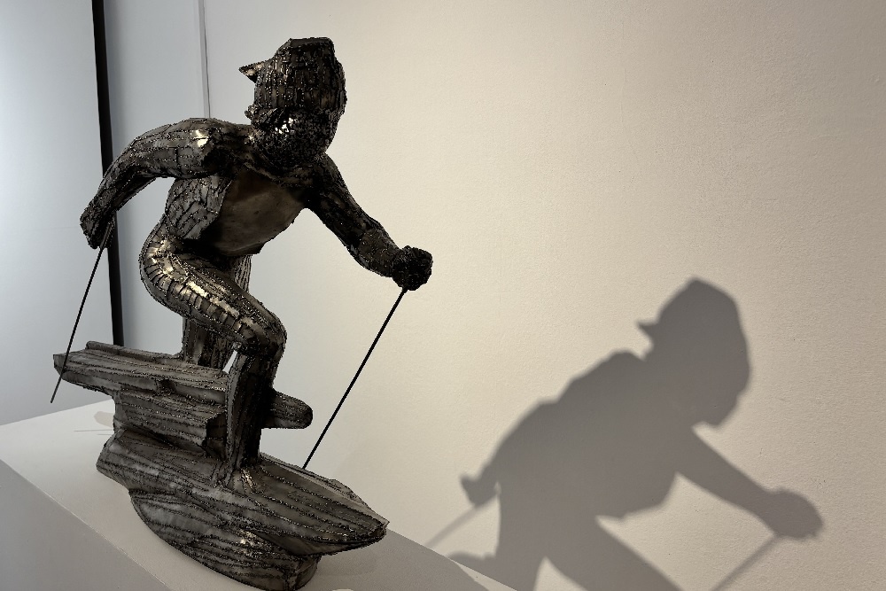 Скульптура "Лыжница". Автор - Владимир Рохин. Из коллекции Национальной галереи Республики Коми