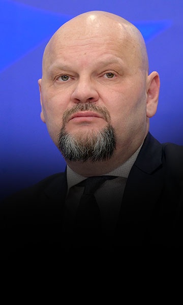 Руслан Панкратов член экспертного совета "Офицеров России", зампредседателя Союза политэмигрантов Европы, экс-депутат Рижской гордумы.