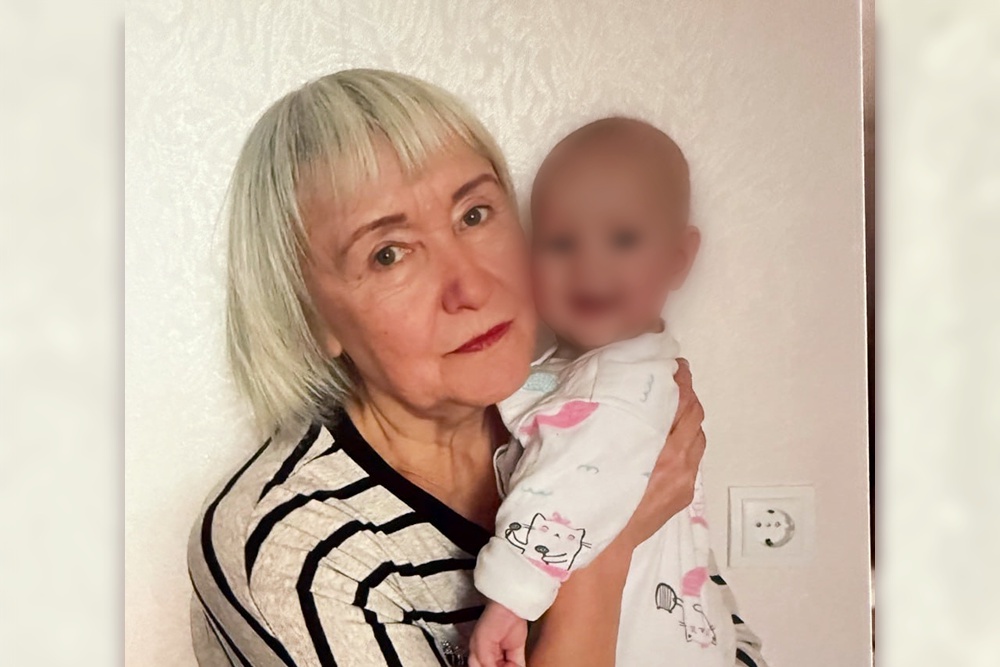 Ольга Адамович утверждает, что была рядом с правнучкой с самого рождения и помогала внучке с ее воспитанием.