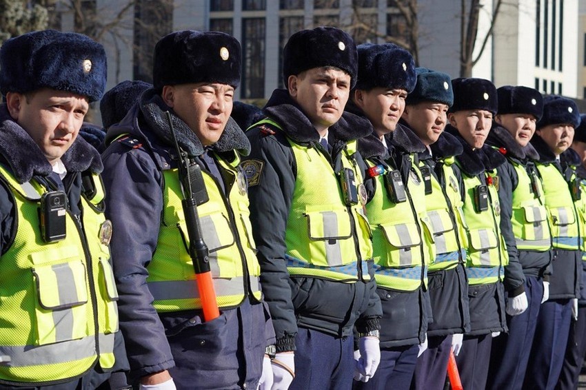 Перед введением экспресс-экзаменов, по мнению президента КР, необходимо подготовить к этой процедуре самих сотрудников ГУОБДД.