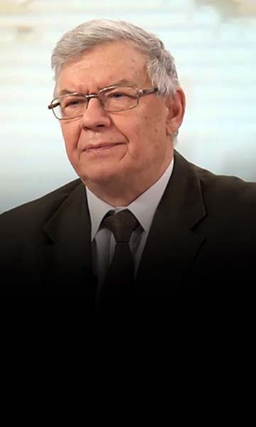 Владимир Васильев. Главный научный сотрудник Института США и Канады РАН, доктор экономических наук.