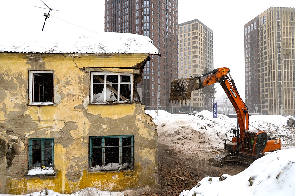 Прежде чем разрушить дом, чиновники должны выкупить у жильцов квартиры по честной цене.