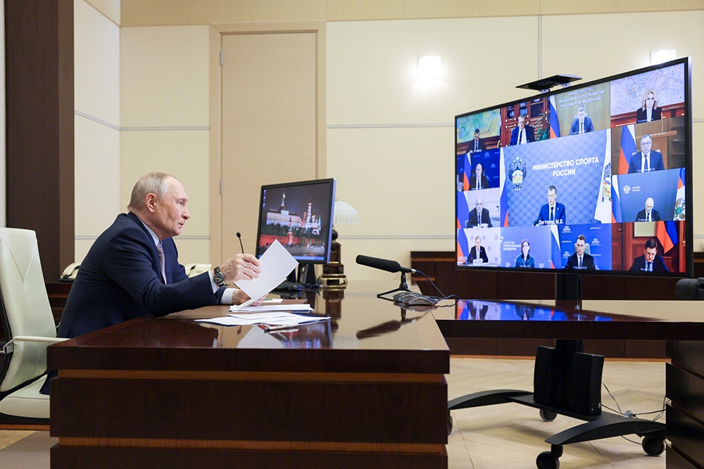 Владимир Путин поздравил граждан с Днем воссоединения Крыма с Россией.