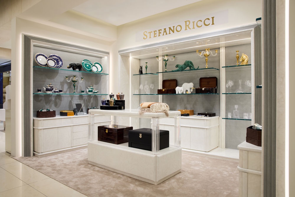 Открылся новый интерьерный корнер Stefano Ricci в ЦУМе