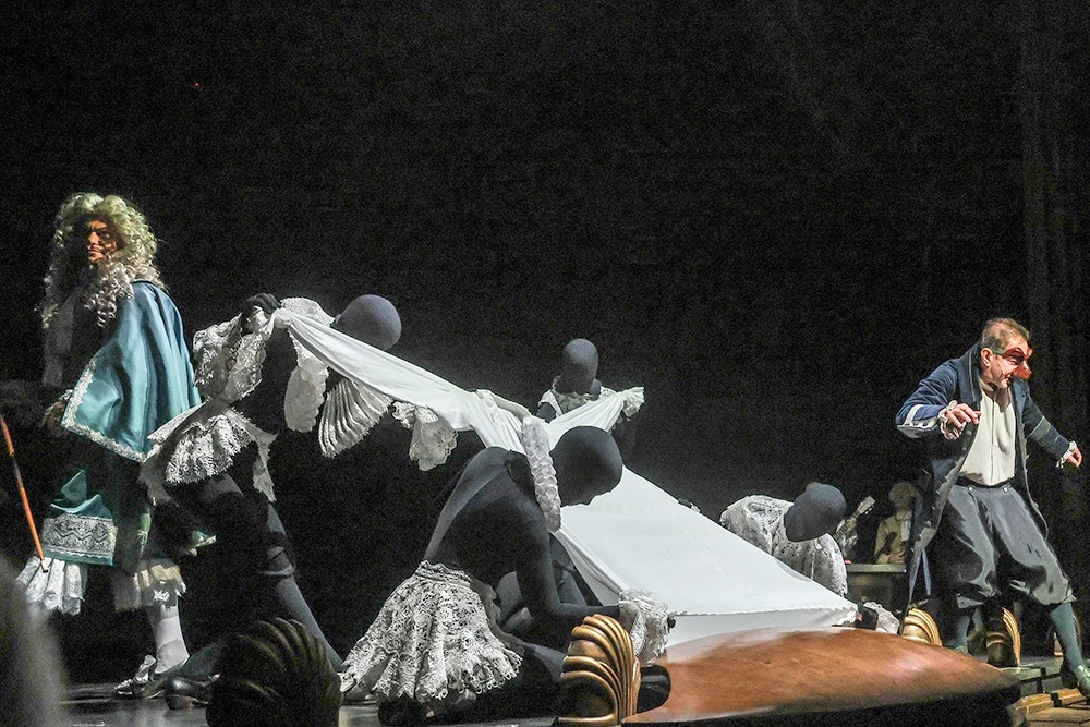 Хит сезона в МХТ им. Чехова - "Кабалу святош" - покажут на гастролях в Петербурге. 