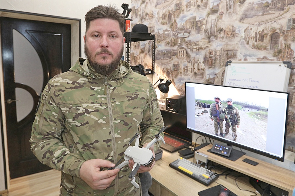 На гражданке Александр научился снимать красивые кадры с помощью дрона. Навык пригодился. 