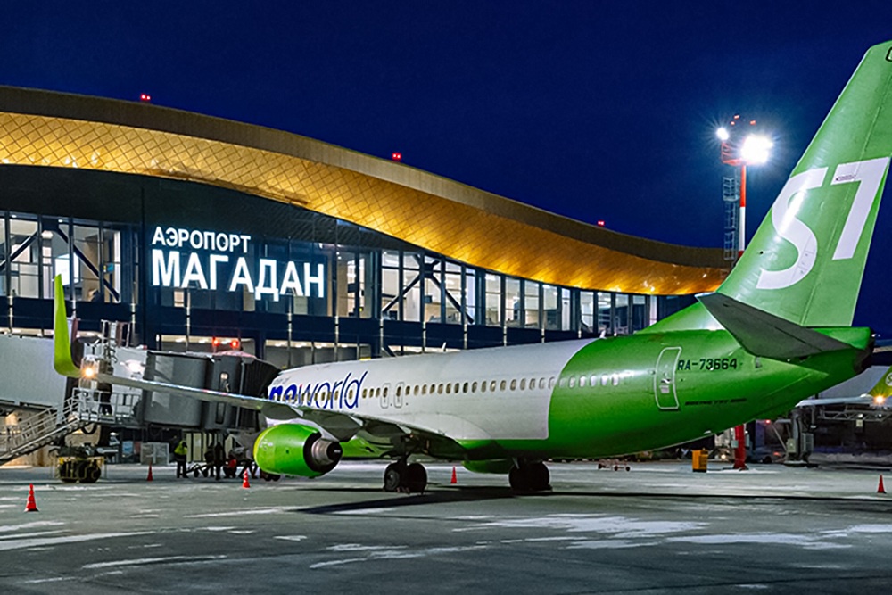 ФАС выявила, что руководство аэропорта Магадан намеревалось фактически дважды взыскать с потребителей средства на реконструкцию грузового терминала - за счет как повышения тарифа на обработку грузов, так и начисления амортизации.