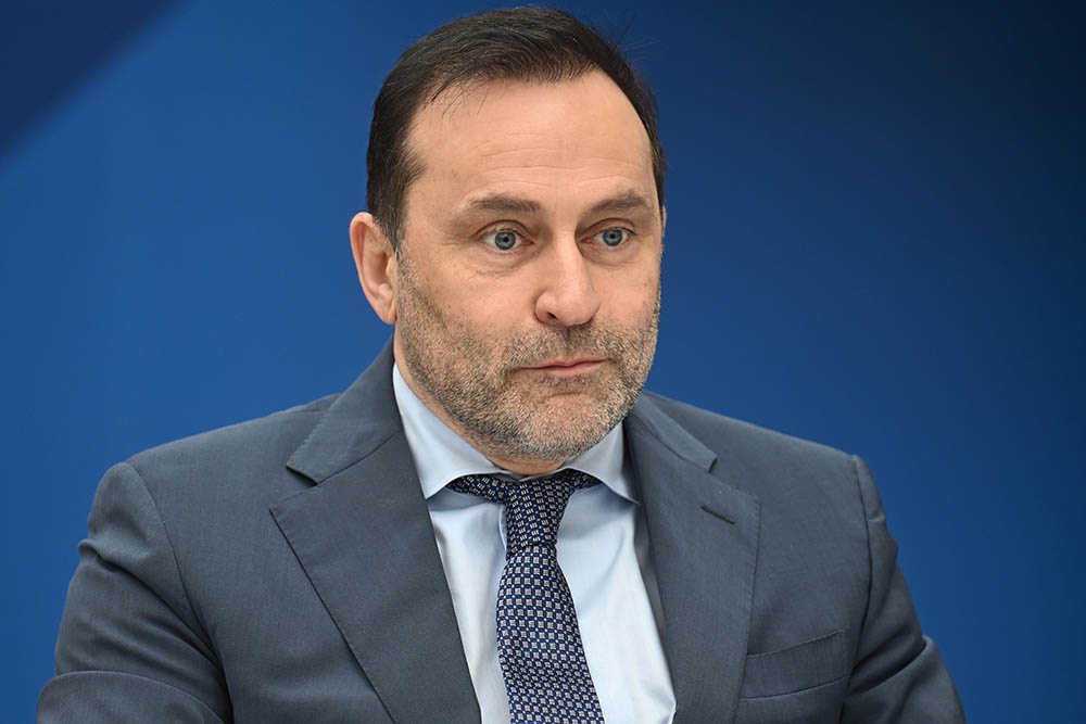 Дмитрий Свищев - опытный управленец, человек из бизнеса, давно поддерживает спорт в России.